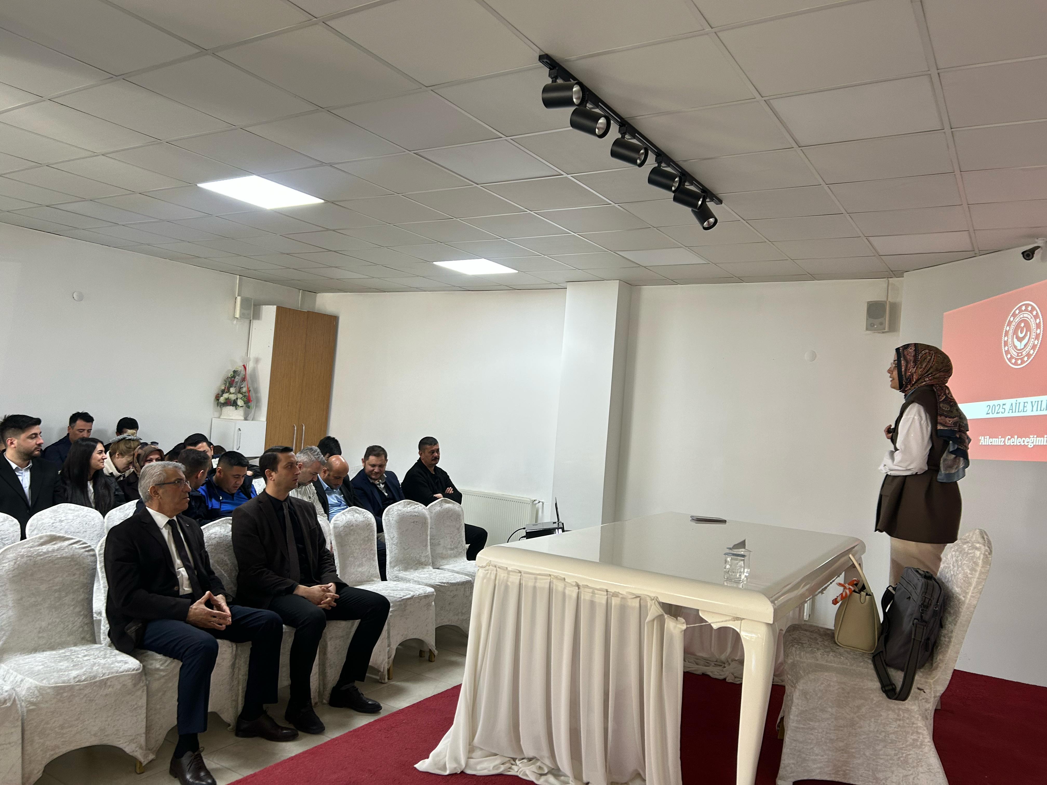 kurum-c-eg-t-mler-m-z-devam-ed-yor